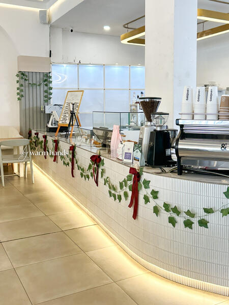 Room Flower Decor by Warm Hands